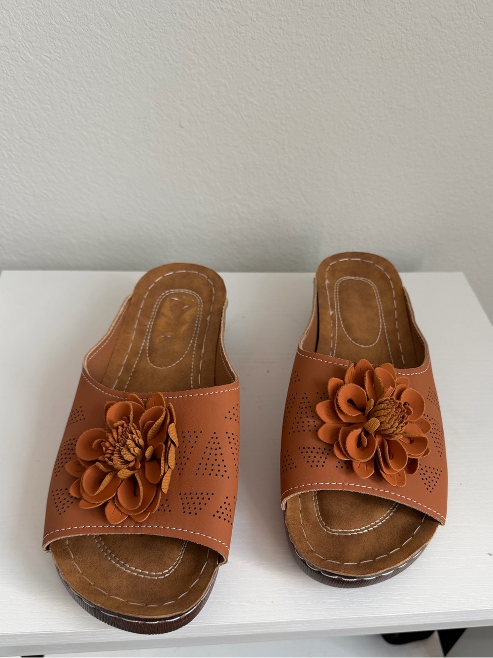 Women’s Tan Slide Sandals with Floral Accent